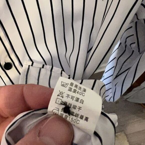 Mens White Black Vertical Stripe Long Sleeve Button Up Shirt Fits Like Medium - Picture 4 of 6